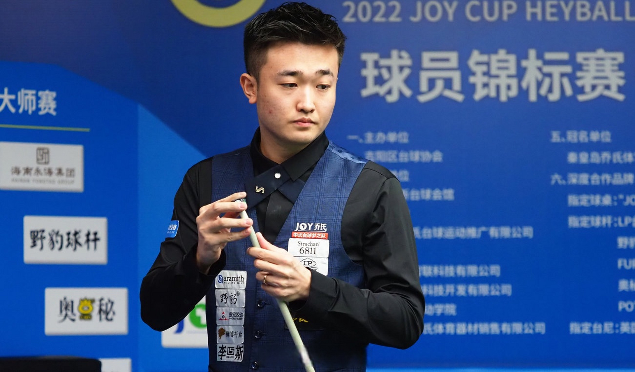 迫使顽固的 迫使顽固的