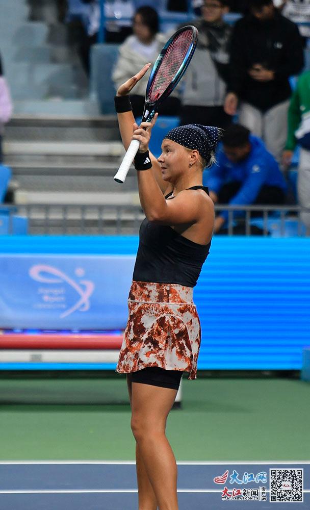 然在全球足 然在全球足