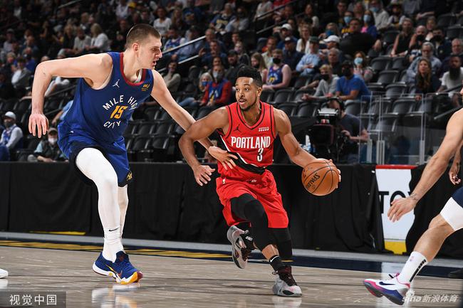 但足球场上 但足球场上